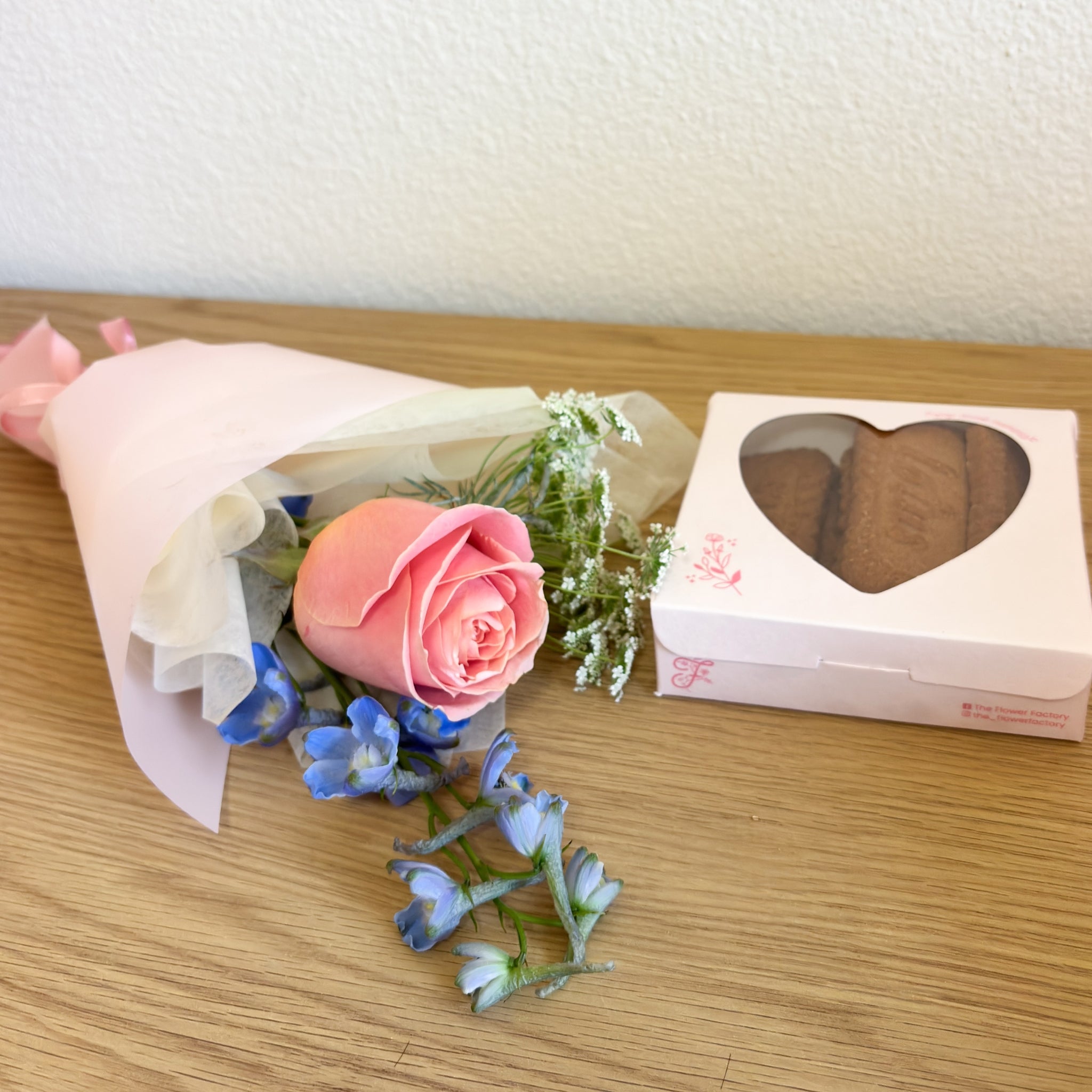 Lotus cookies + mini bouquet